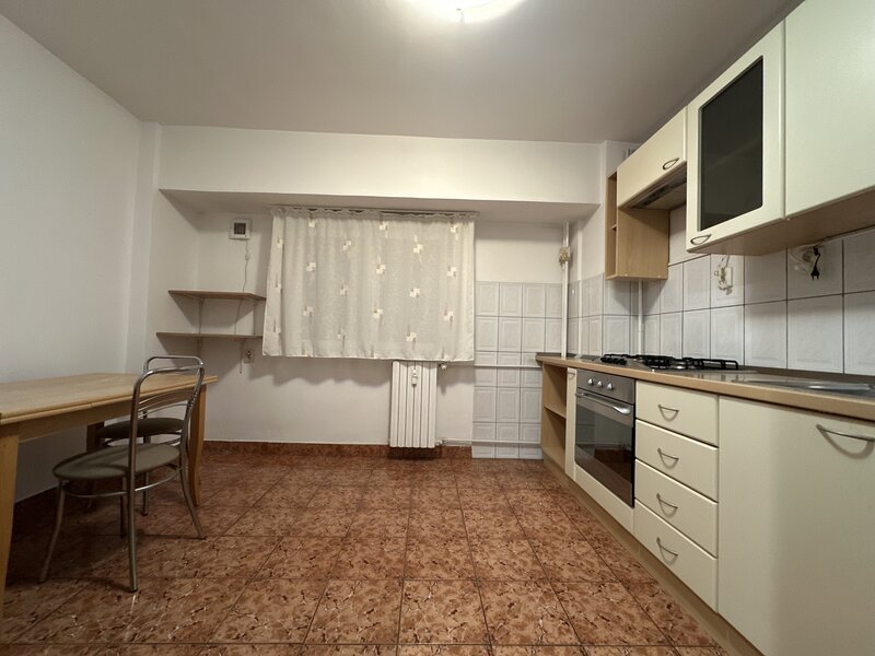 Alba Iulia, particular inchiriez doua camere intrare stradala din bulevard