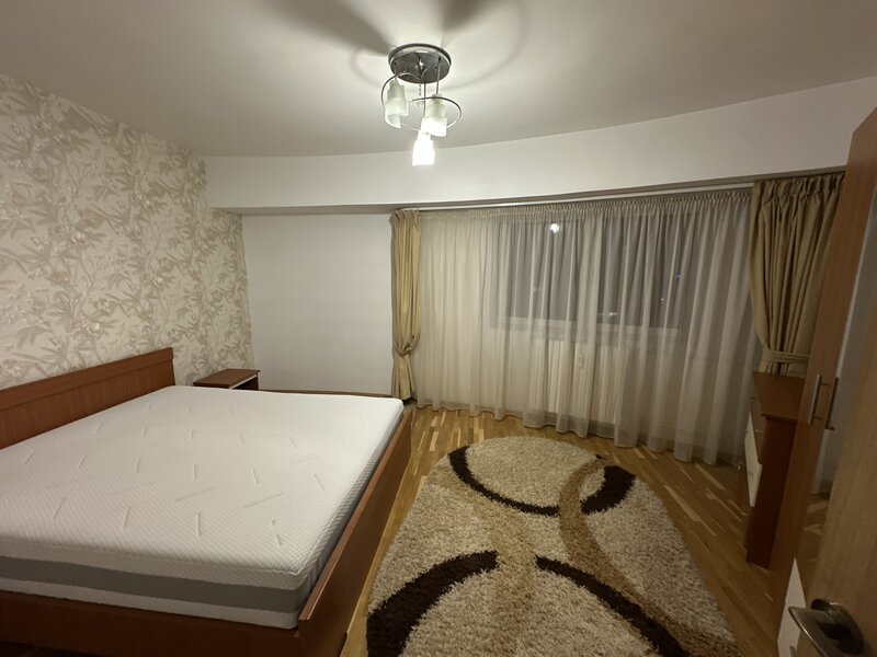 Alba Iulia, particular inchiriez doua camere intrare stradala din bulevard